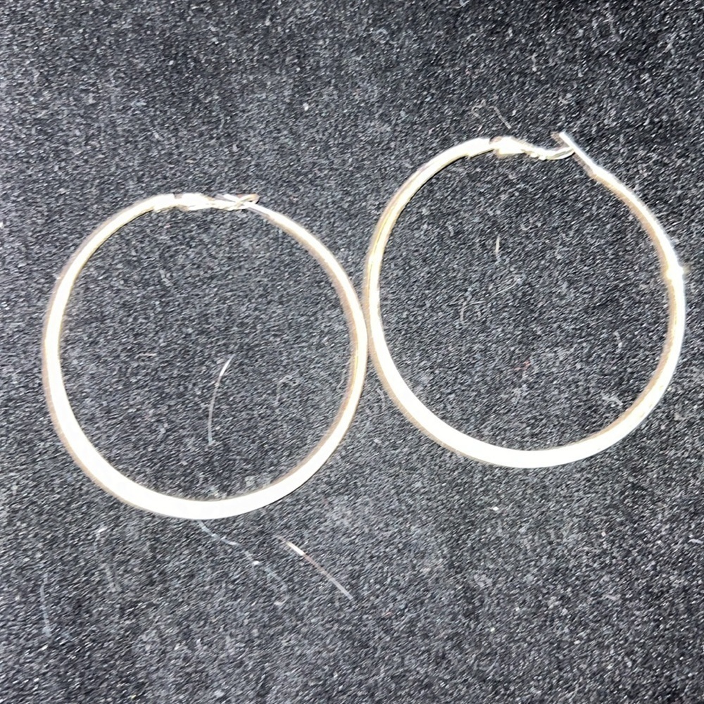 Jewelry Bundle. 11 pairs of earrings from various companies. All in EUC-GUC! - Picture 12 of 12